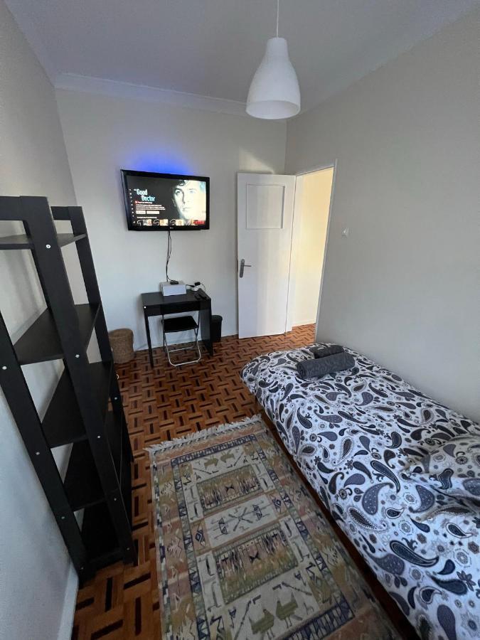 Urban Guest House Sacavem Bagian luar foto