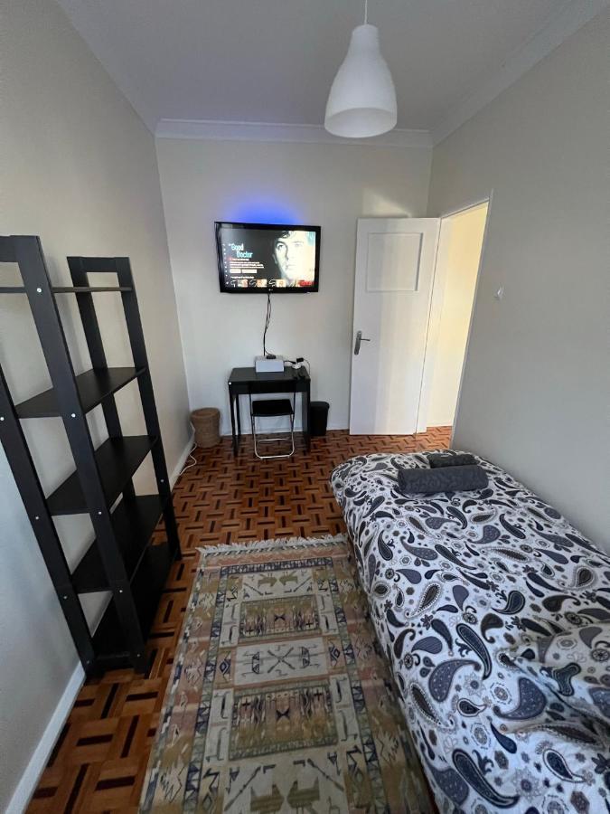 Urban Guest House Sacavem Bagian luar foto