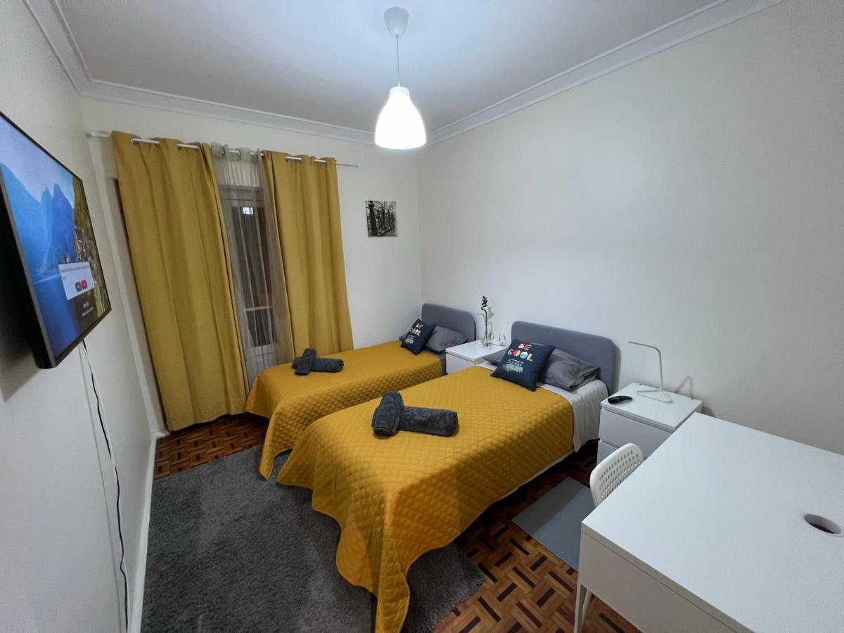 Urban Guest House Sacavem Bagian luar foto