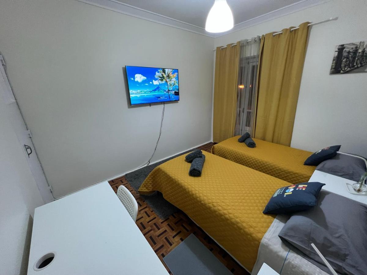 Urban Guest House Sacavem Bagian luar foto